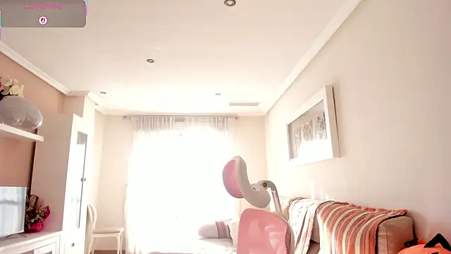 Snapshot of bella_apont chatting on 11/21/25, 08:46 bella apont online show from 11/21/25, 08:46