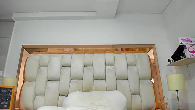 emilyparkerr01 online show from 03/04/25, 11:54