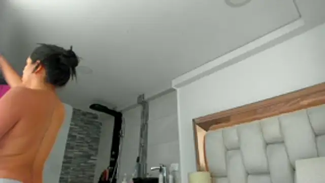 Snapshot of emilyparkerr01 chatting on 11/28/25, 10:45 emilyparkerr01 online show from 11/28/25, 10:45