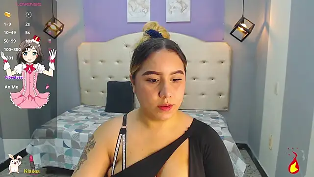 Snapshot of Kathiasaints chatting on 10/15/25, 10:43 Kathiasaints online show from 10/15/25, 10:43