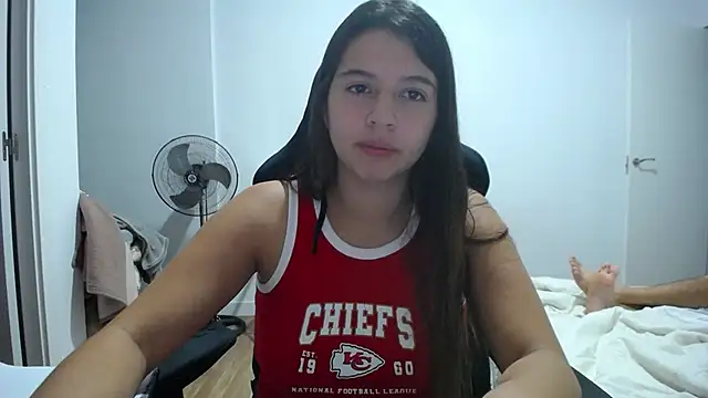 Snapshot of Contantin_helena chatting on 10/11/25, 07:23 Contantin helena online show from 10/11/25, 07:23