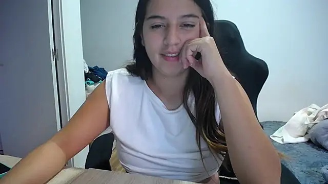 Snapshot of Contantin_helena chatting on 11/05/25, 05:02 Contantin helena online show from 11/05/25, 05:02