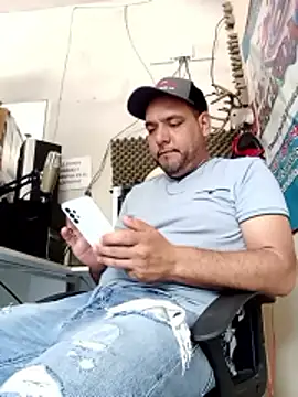 Snapshot of nek36 chatting on 05/18/26, 06:58 nek36 online show from 05/18/26, 06:58