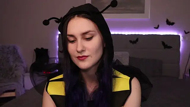 Snapshot of Erotic_Synth_Goddess chatting on 10/25/25, 05:08 Erotic Synth Goddess online show from 10/25/25, 05:08