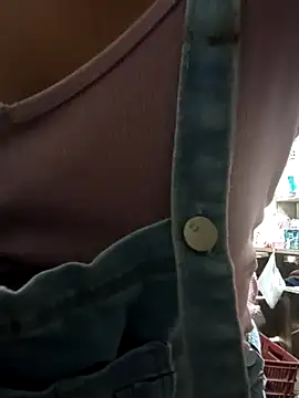 Snapshot of Wendy_Hot_ chatting on 03/12/25, 10:17 Wendy Hot online show from 03/12/25, 10:17