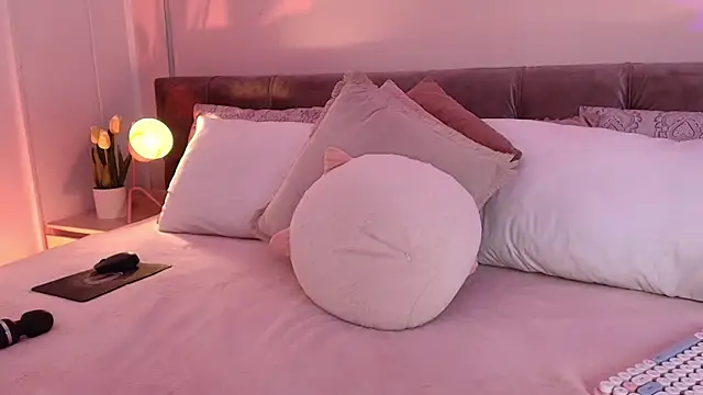 Giaa Ross online show from 03/12/25, 03:18