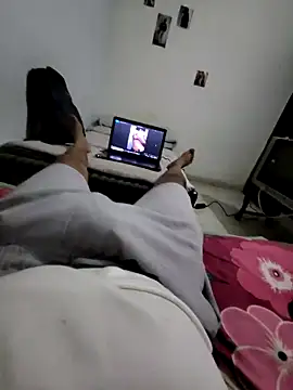 Snapshot of Ride_me_baby00 chatting on 03/22/25, 06:03 Ride me baby00 online show from 03/22/25, 06:03