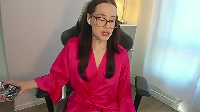 Snapshot of fuckdoll_18 chatting on 03/18/26, 02:09 fuckdoll 18 online show from 03/18/26, 02:09
