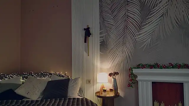 Miley Smile online show from 12/15/25, 05:34