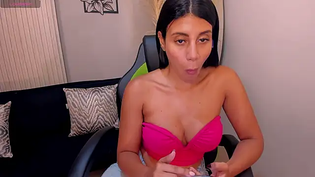 CharlotteCox  online show from 10/30/25, 12:34