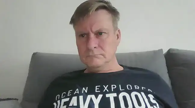 johnnym1 online show from 12/30/24, 09:27
