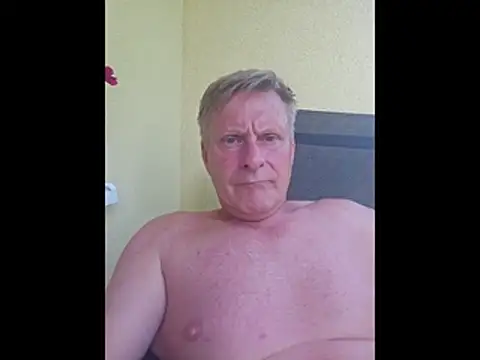 johnnym1 online show from 06/25/26, 02:32
