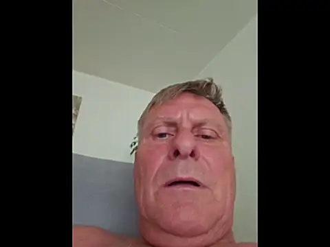 johnnym1 online show from 07/31/26, 04:06