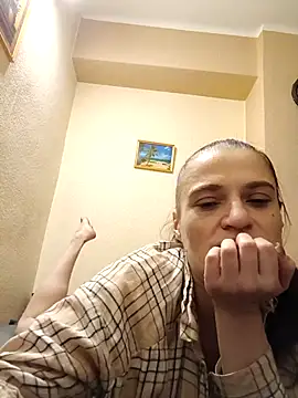 Snapshot of kristinakristi chatting on 11/01/25, 03:47 kristinakristi online show from 11/01/25, 03:47