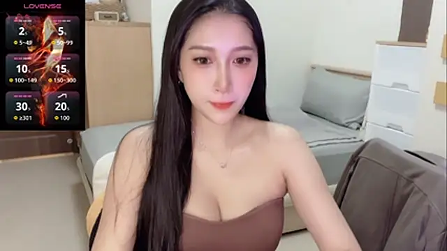 Snapshot of yu5888 chatting on 11/08/25, 10:15 yu5888 online show from 11/08/25, 10:15