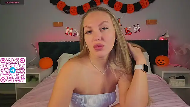 Kelly Hardy online show from 11/04/25, 01:05