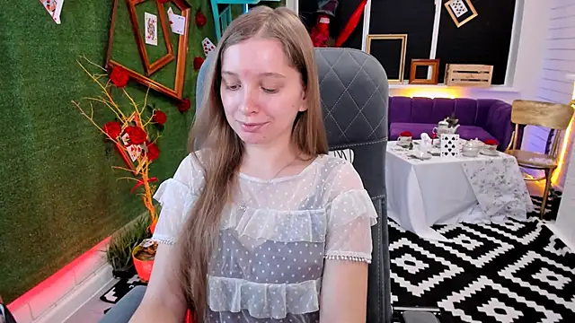 MayaSinabon online show from 12/08/24, 10:19