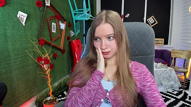 MayaSinabon online show from 12/11/24, 10:14