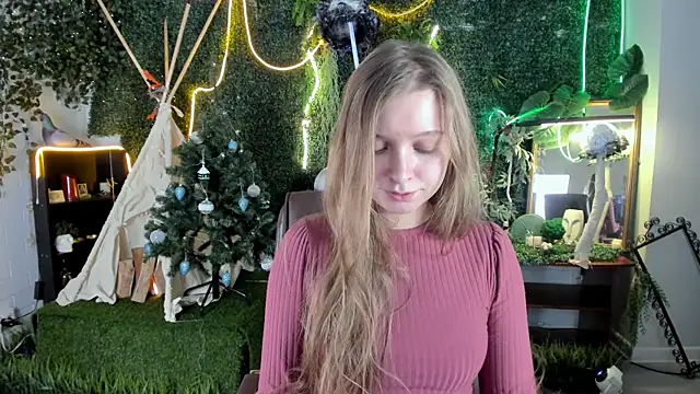 MayaSinabon online show from 12/14/24, 10:34