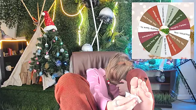 MayaSinabon online show from 12/25/24, 03:17
