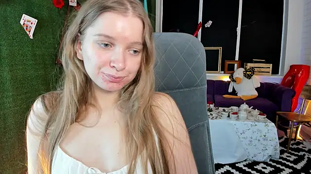 MayaSinabon online show from 02/02/25, 12:13