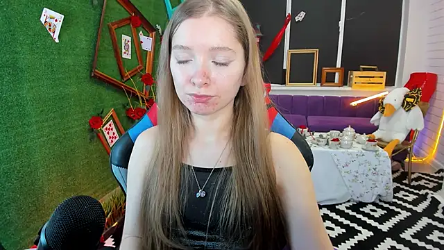 MayaSinabon online show from 02/11/25, 12:27