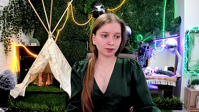 MayaSinabon online show from 10/04/25, 09:07