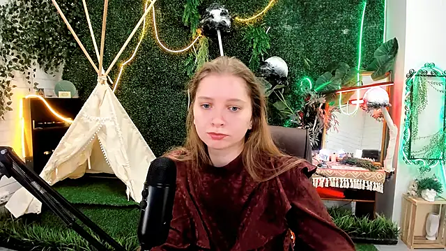 MayaSinabon online show from 10/14/25, 09:10