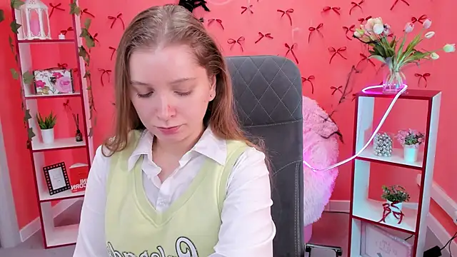 MayaSinabon online show from 10/15/25, 09:09