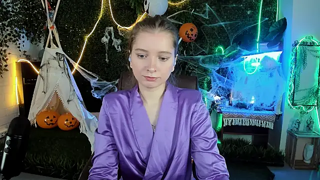 MayaSinabon online show from 10/21/25, 09:10