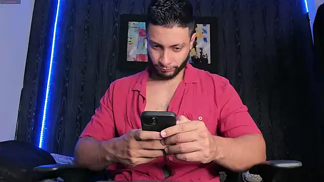 Snapshot of Mark_Buffet02 chatting on 12/11/24, 02:11 Mark Buffet02 online show from 12/11/24, 02:11