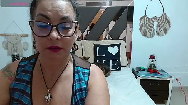 lindaesmeralda online show from 01/18/25, 12:04