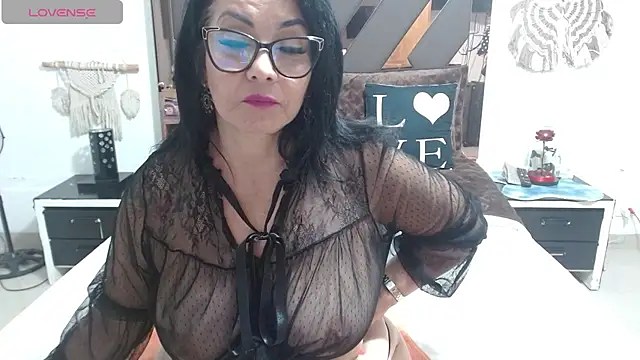 lindaesmeralda online show from 02/26/25, 02:25