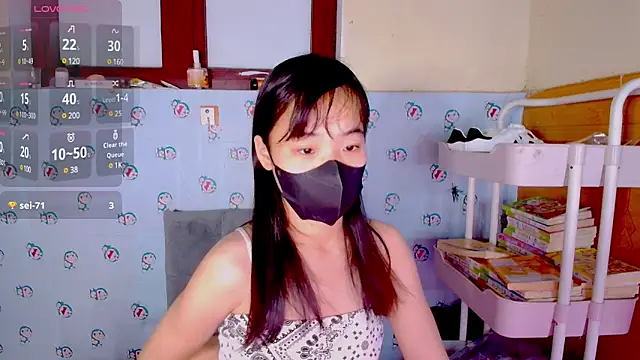 Snapshot of __Saphia__ chatting on 03/05/25, 12:38 Saphia online show from 03/05/25, 12:38