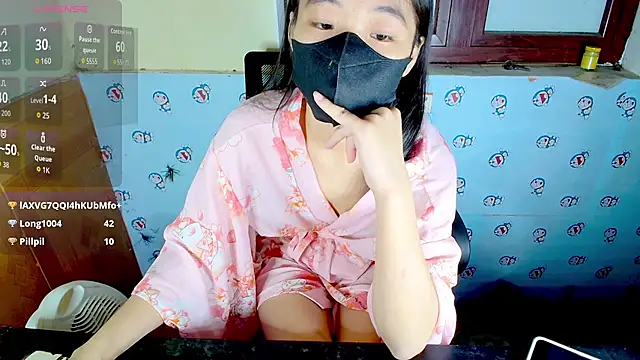 Snapshot of __Saphia__ chatting on 11/06/25, 04:41 Saphia online show from 11/06/25, 04:41