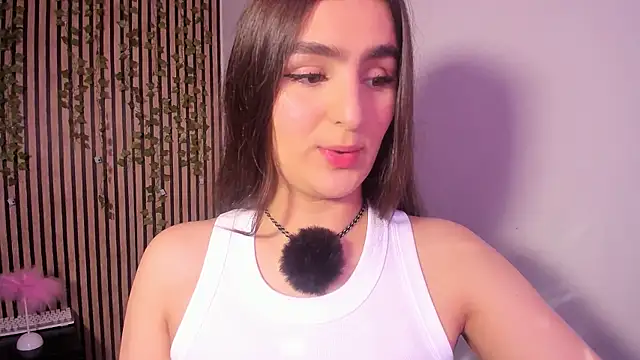 Snapshot of sofia_44 chatting on 06/02/26, 01:57 sofia 44 online show from 06/02/26, 01:57