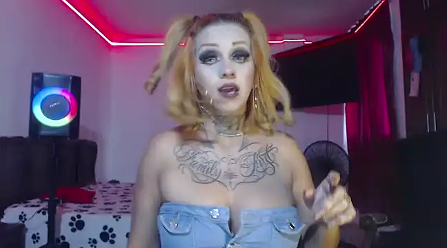 aliceesmith online show from 01/25/25, 01:19