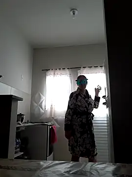 Snapshot of MILEIDE980 chatting on 09/24/25, 11:35 MILEIDE980 online show from 09/24/25, 11:35