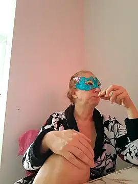 Snapshot of MILEIDE980 chatting on 10/12/25, 10:47 MILEIDE980 online show from 10/12/25, 10:47