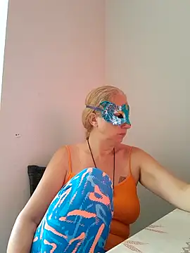 Snapshot of MILEIDE980 chatting on 11/03/25, 11:33 MILEIDE980 online show from 11/03/25, 11:33