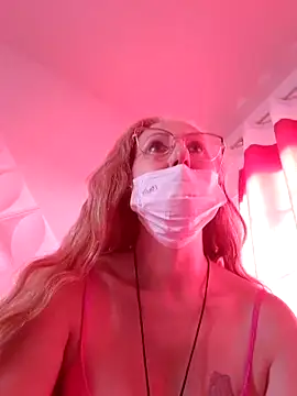 Snapshot of MILEIDE980 chatting on 11/08/25, 08:29 MILEIDE980 online show from 11/08/25, 08:29