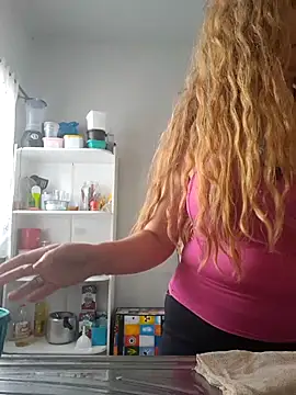 Snapshot of MILEIDE980 chatting on 11/18/25, 04:55 MILEIDE980 online show from 11/18/25, 04:55