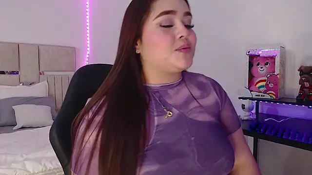 Snapshot of KimGeorgia_ chatting on 03/08/25, 02:12 KimGeorgia online show from 03/08/25, 02:12