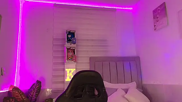 Snapshot of KimGeorgia_ chatting on 10/23/25, 01:27 KimGeorgia online show from 10/23/25, 01:27