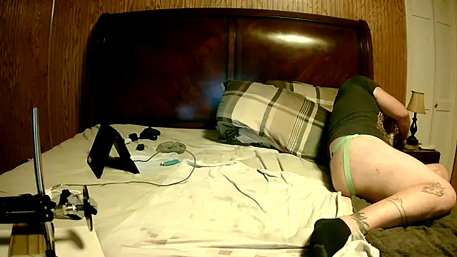 Snapshot of Cummerforyouu2 chatting on 12/13/25, 07:53 Cummerforyouu2 online show from 12/13/25, 07:53