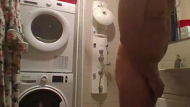 Snapshot of Boomerhun chatting on 10/22/25, 03:29 Boomerhun online show from 10/22/25, 03:29