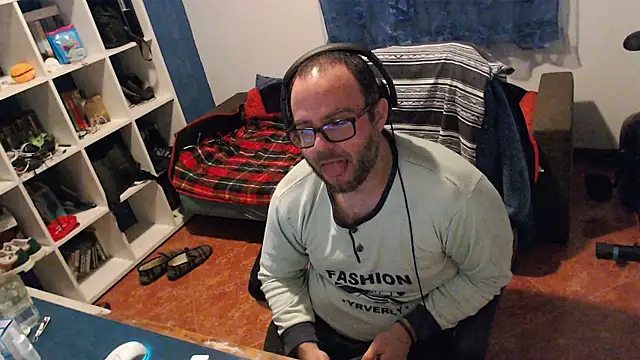 ravingr4d4 online show from 01/30/25, 01:00