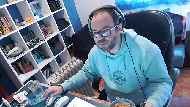ravingr4d4 online show from 02/03/25, 09:08