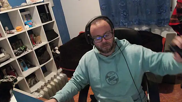 ravingr4d4 online show from 02/03/25, 09:50