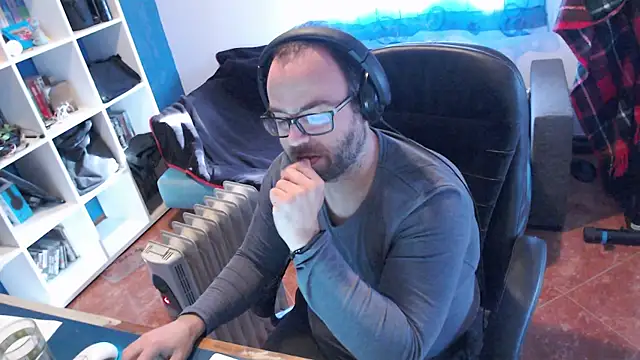 ravingr4d4 online show from 02/04/25, 03:15